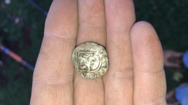 Foto 1 Moneda sin identificar: Alguien sabe que moneda es? Parece maravedi pero es plata
