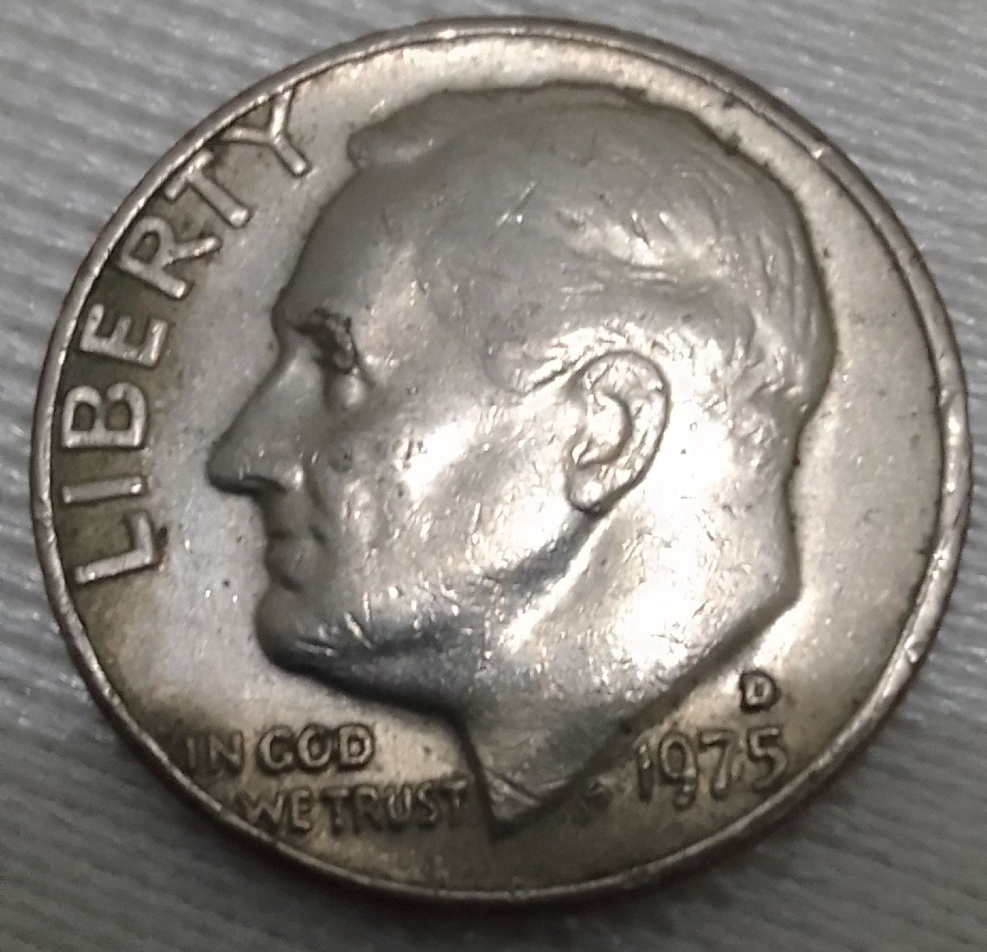 Foto 1 Moneda sin identificar: Oe TROY*LIBERTY\