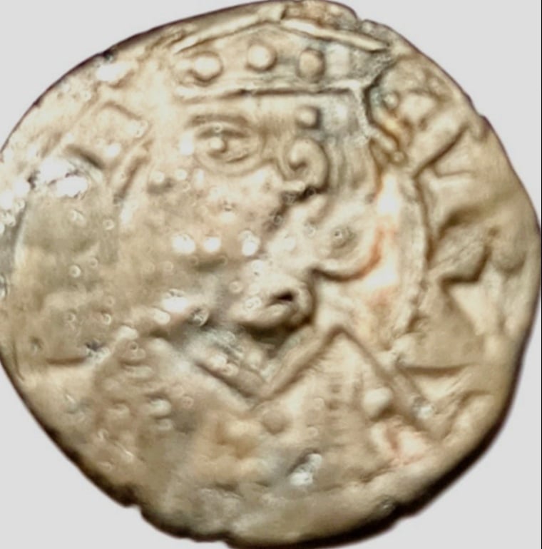 Foto 1 Moneda sin identificar: Me podrían ayudar a identificar moneda Medieval