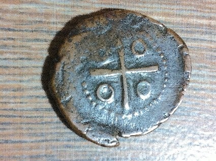 Foto 1 Moneda sin identificar: Amigos, me ayudarían a identificar esta moneda no logro encontrarla por ningún lado ...Muchas Gracias.