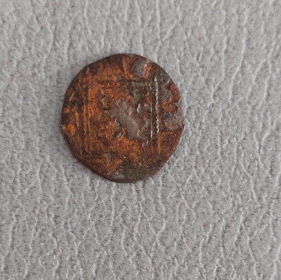 Foto 2 Moneda sin identificar: ¿ 1 Dinero de Alfonso XI ?