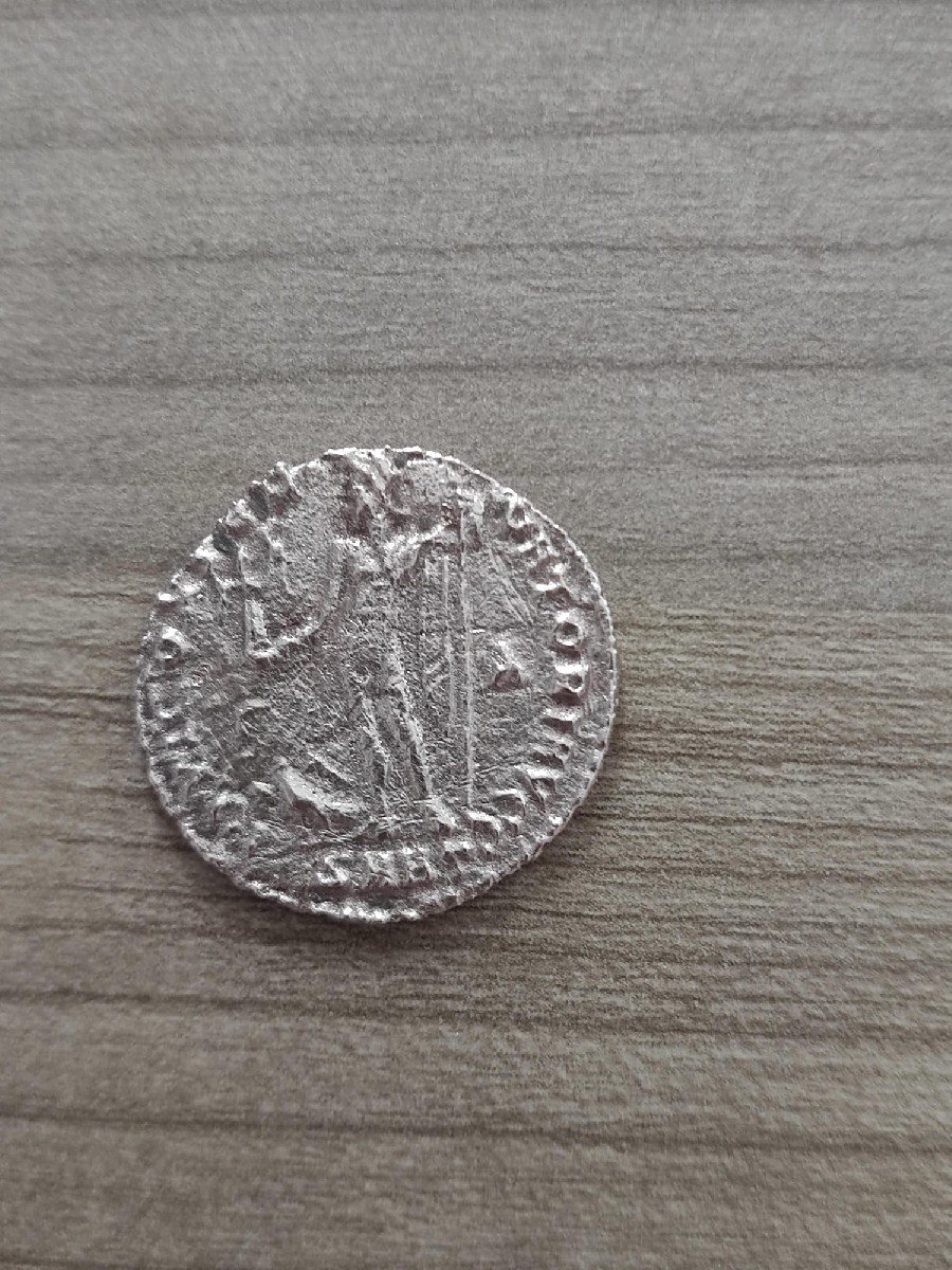 Foto 2 Moneda sin identificar: Moneda encontrada en el monte del Castillo Santa Barbara Alicante